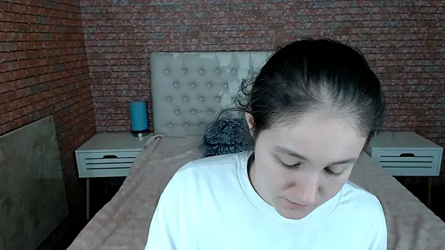 Holliy Cooper online show from 20, 11, 2025