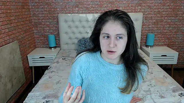 Holliy Cooper online show from 23, 10, 2025