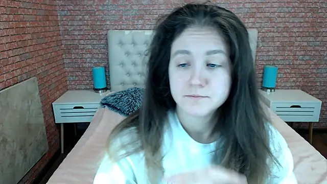 Holliy Cooper online show from 19, 11, 2025