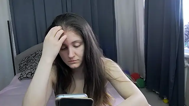 Holliy Cooper online show from 23, 3, 2026