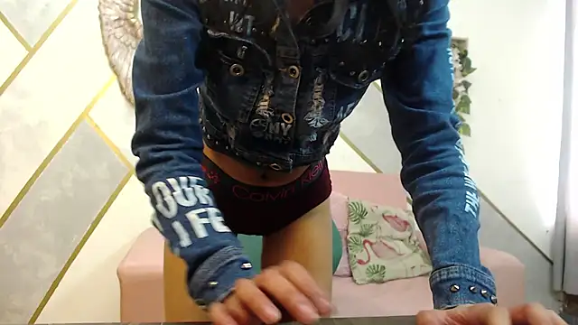 RoxanaCyrano  online show from 18, 10, 2025