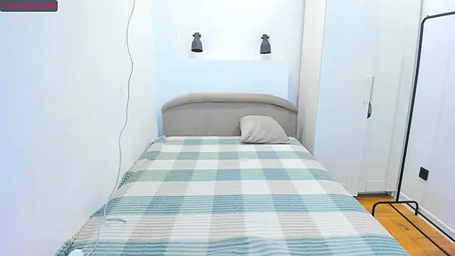 Snapshot of liloneforyou chatting on 27, 10, 2025 liloneforyou online show from 27, 10, 2025