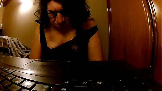 Snapshot of daniela44 chatting on 3, 12, 2024 daniela44 online show from 3, 12, 2024