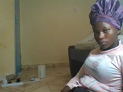 Snapshot of prettychic5 chatting on 31, 10, 2025 prettychic5 online show from 31, 10, 2025