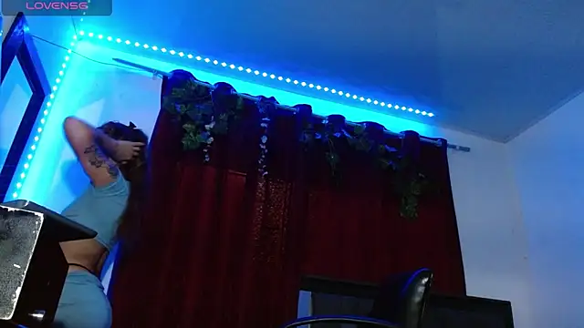 Snapshot of DULCE_ZOE chatting on 27, 11, 2025 DULCE ZOE online show from 27, 11, 2025