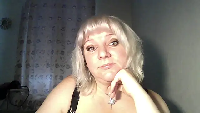 Snapshot of MeilomaWesa chatting on 12, 11, 2025 MeilomaWesa online show from 12, 11, 2025