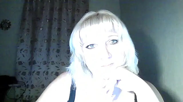 Snapshot of MeilomaWesa chatting on 2, 12, 2025 MeilomaWesa online show from 2, 12, 2025