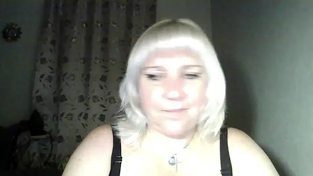 Snapshot of MeilomaWesa chatting on 6, 11, 2025 MeilomaWesa online show from 6, 11, 2025