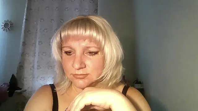 Snapshot of MeilomaWesa chatting on 7, 10, 2025 MeilomaWesa online show from 7, 10, 2025