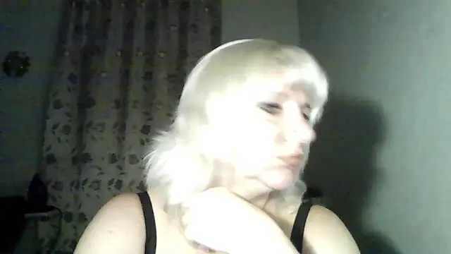 Snapshot of MeilomaWesa chatting on 7, 11, 2025 MeilomaWesa online show from 7, 11, 2025