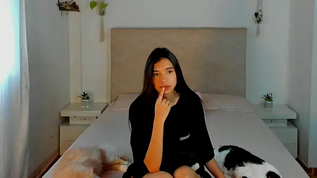 katt pelaez online show from 4, 2, 2026