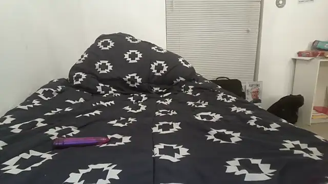 Peachestabby147 online show from 25, 10, 2025