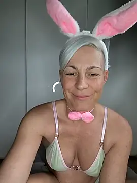 DarleenHot online show from 5, 4, 2026