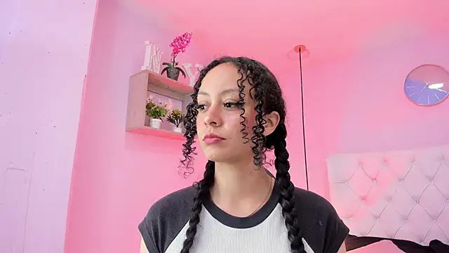 Snapshot of Camille_Jade chatting on 26, 10, 2025 Camille Jade online show from 26, 10, 2025