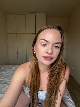 ElenaRebelle online show from 8, 4, 2026