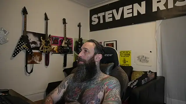 Snapshot of StevenRiseNYC chatting on 25, 5, 2026 StevenRiseNYC online show from 25, 5, 2026