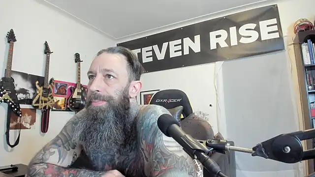 Snapshot of StevenRiseNYC chatting on 4, 5, 2026 StevenRiseNYC online show from 4, 5, 2026
