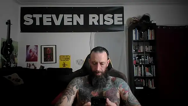 Snapshot of StevenRiseNYC chatting on 30, 4, 2026 StevenRiseNYC online show from 30, 4, 2026