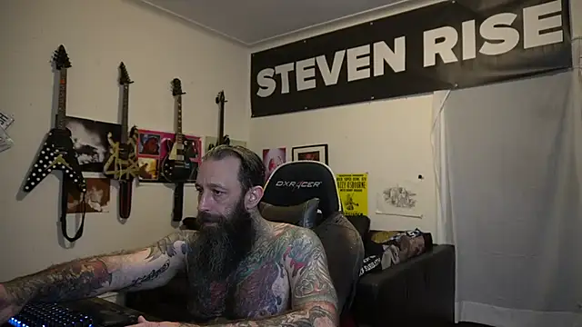Snapshot of StevenRiseNYC chatting on 26, 5, 2026 StevenRiseNYC online show from 26, 5, 2026