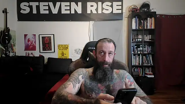 Snapshot of StevenRiseNYC chatting on 3, 6, 2026 StevenRiseNYC online show from 3, 6, 2026