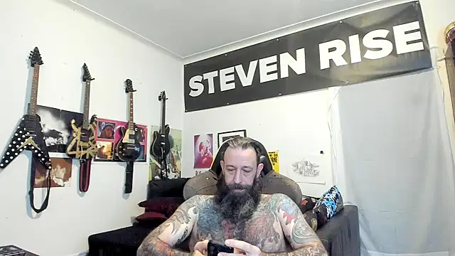 Snapshot of StevenRiseNYC chatting on 8, 5, 2026 StevenRiseNYC online show from 8, 5, 2026
