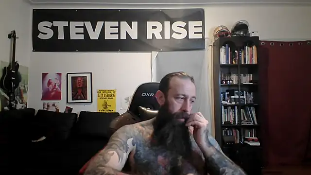 Snapshot of StevenRiseNYC chatting on 1, 6, 2026 StevenRiseNYC online show from 1, 6, 2026