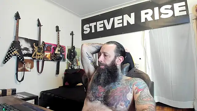 Snapshot of StevenRiseNYC chatting on 7, 6, 2026 StevenRiseNYC online show from 7, 6, 2026