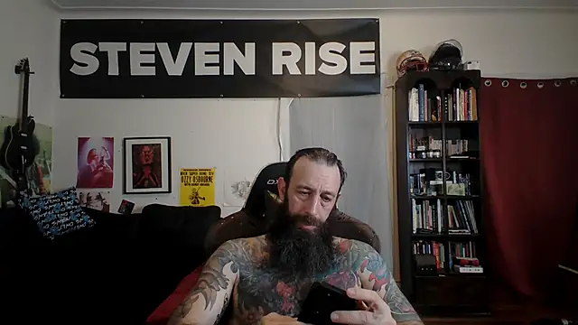 Snapshot of StevenRiseNYC chatting on 8, 6, 2026 StevenRiseNYC online show from 8, 6, 2026