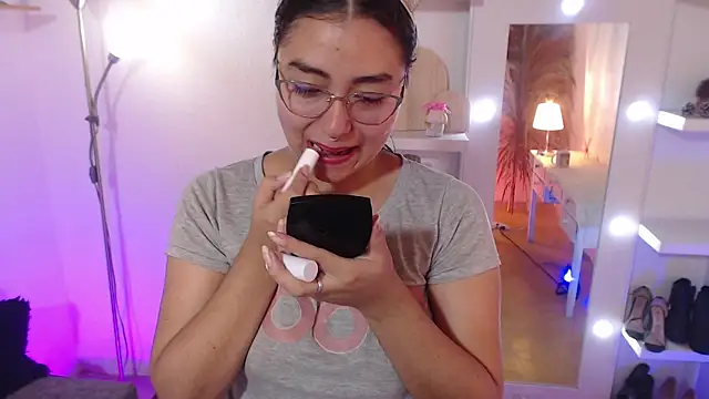  Kim  M online show from 24, 11, 2025