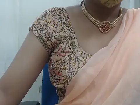 Snapshot of Lovely_Siri_23 chatting on 11, 11, 2025 Lovely Siri 23 online show from 11, 11, 2025