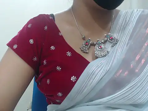 Lovely Siri 23 online show from 29, 4, 2026