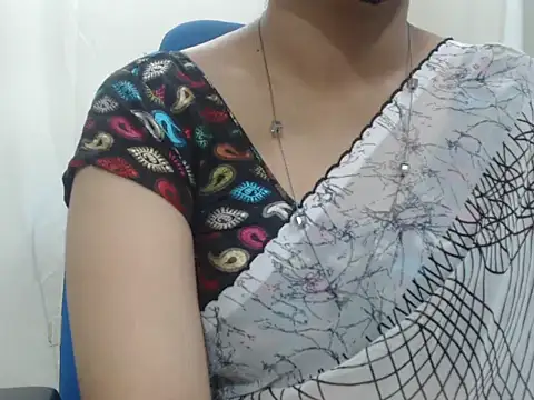 Snapshot of Lovely_Siri_23 chatting on 13, 11, 2025 Lovely Siri 23 online show from 13, 11, 2025