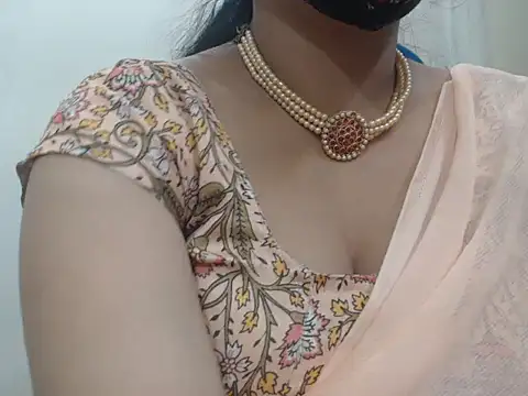 Snapshot of Lovely_Siri_23 chatting on 15, 12, 2025 Lovely Siri 23 online show from 15, 12, 2025