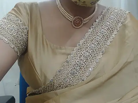 Snapshot of Lovely_Siri_23 chatting on 18, 11, 2025 Lovely Siri 23 online show from 18, 11, 2025