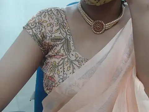 Snapshot of Lovely_Siri_23 chatting on 21, 11, 2025 Lovely Siri 23 online show from 21, 11, 2025