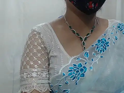 Snapshot of Lovely_Siri_23 chatting on 4, 12, 2025 Lovely Siri 23 online show from 4, 12, 2025