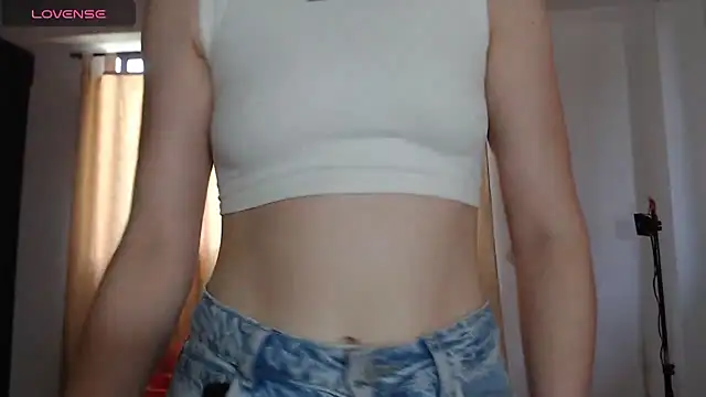 Snapshot of AlissonnFoxx chatting on 6, 3, 2026 AlissonnFoxx online show from 6, 3, 2026