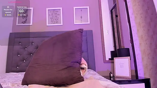 Snapshot of AlissonnFoxx chatting on 3, 12, 2025 AlissonnFoxx online show from 3, 12, 2025