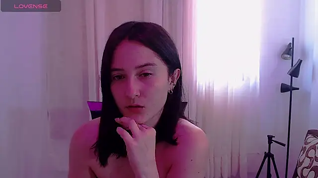 Snapshot of AlissonnFoxx chatting on 6, 7, 2026 AlissonnFoxx online show from 6, 7, 2026