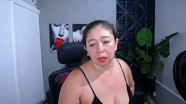 Valentinaa mature online show from 29, 5, 2026