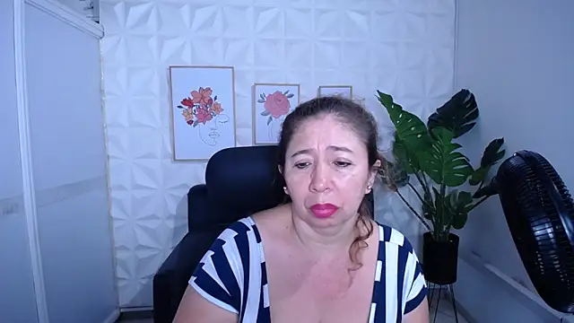 Valentinaa mature online show from 29, 10, 2025