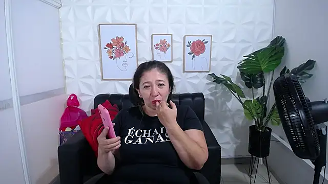 Valentinaa mature online show from 14, 3, 2025