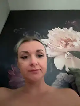 Bella-Tight online show from 15, 9, 2025