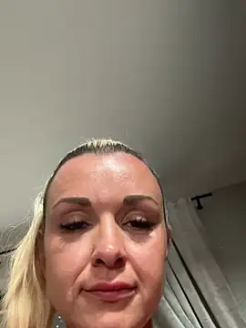 Snapshot of Bella-Tight chatting on 29, 6, 2026 Bella-Tight online show from 29, 6, 2026