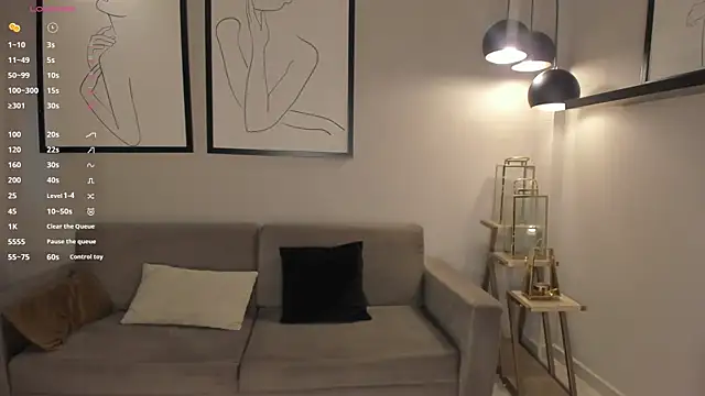 LizzHamilton   online show from 18, 2, 2026