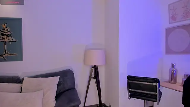 LizzHamilton   online show from 5, 2, 2026