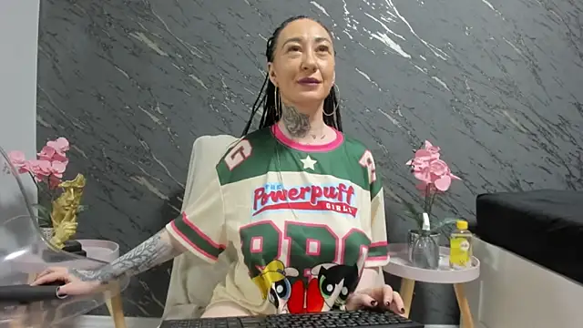 Rayanablackandwhite online show from 27, 11, 2025