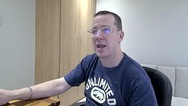 BrettJ81 online show from 10, 10, 2025