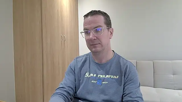 Snapshot of BrettJ81 chatting on 25, 5, 2026 BrettJ81 online show from 25, 5, 2026