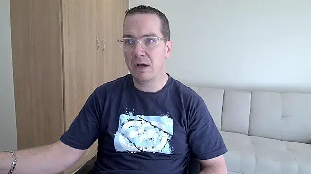Snapshot of BrettJ81 chatting on 9, 5, 2026 BrettJ81 online show from 9, 5, 2026